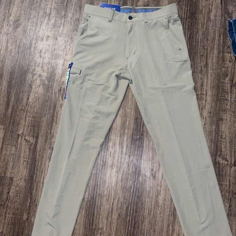 Men's stretch khakis. Haggars size 34/34